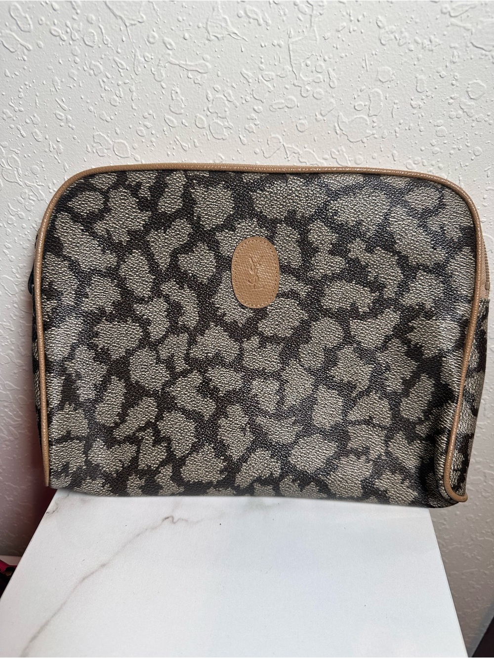 YVES Saint LAURENT YSL Brown
Beige Pouch Clutch Bag